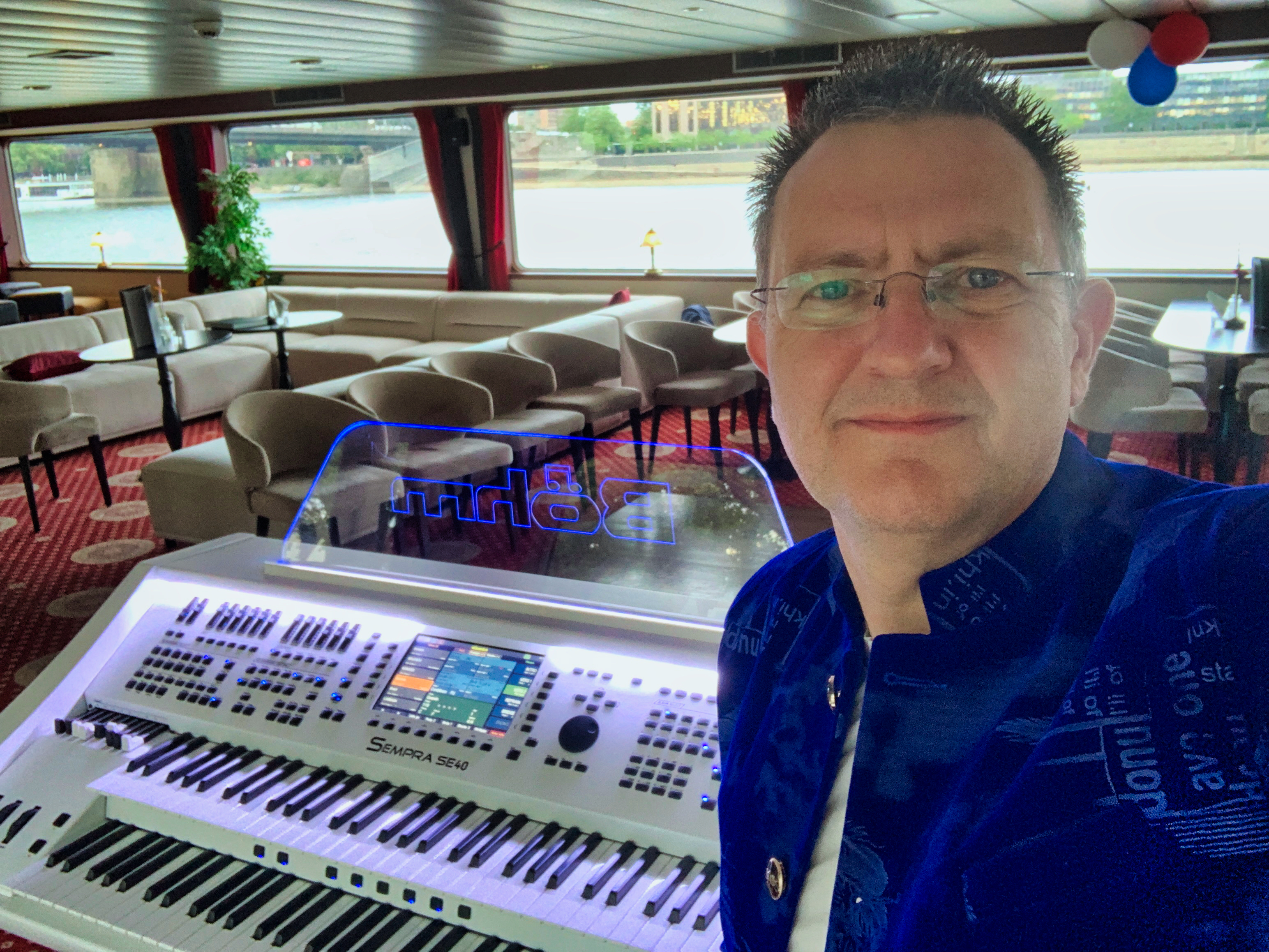 dirkjan met orgel